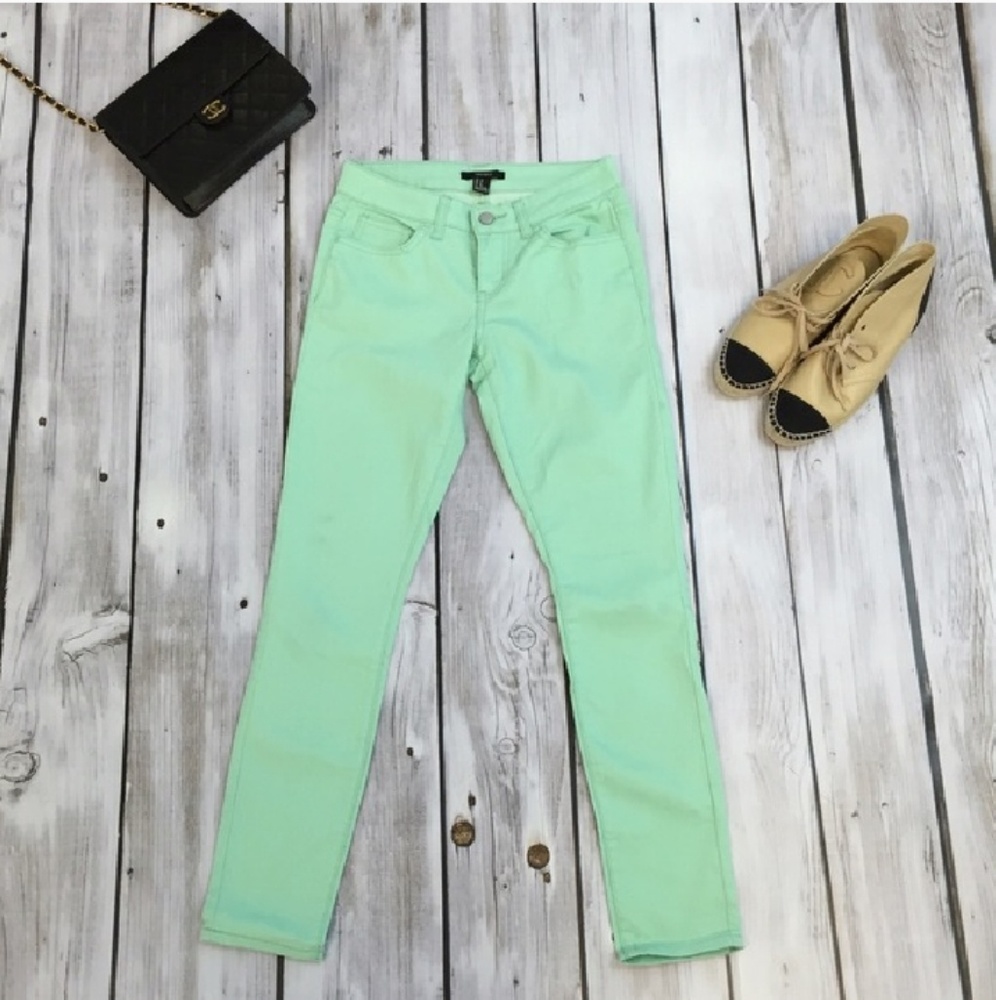 🔥🔥🔥Mint leaf colored Jeans/ Capris! 🍃